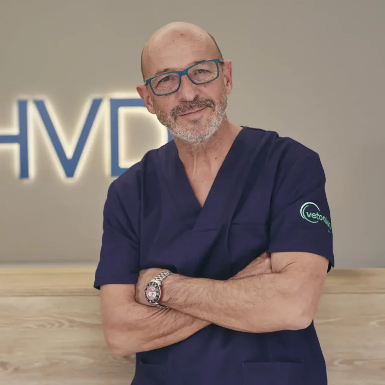 Xavier Totusaus Calvé Fundador i Veterinari Especialista en Traumatologia, Oftalmologia i Neurologia